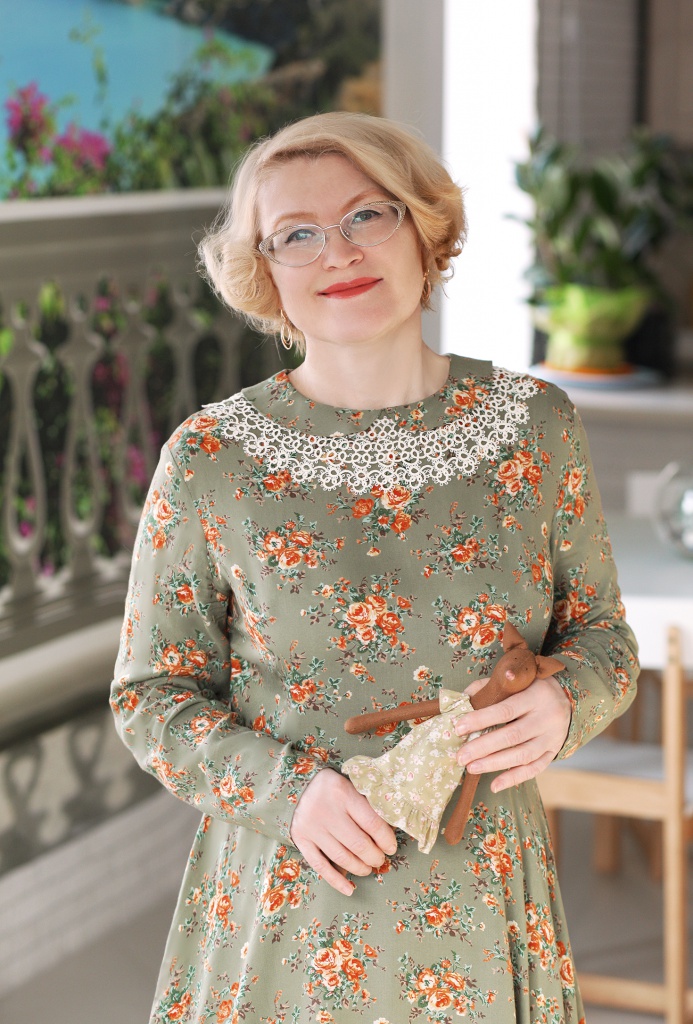 Елена Петрова.jpg Елена Петрова.jpg